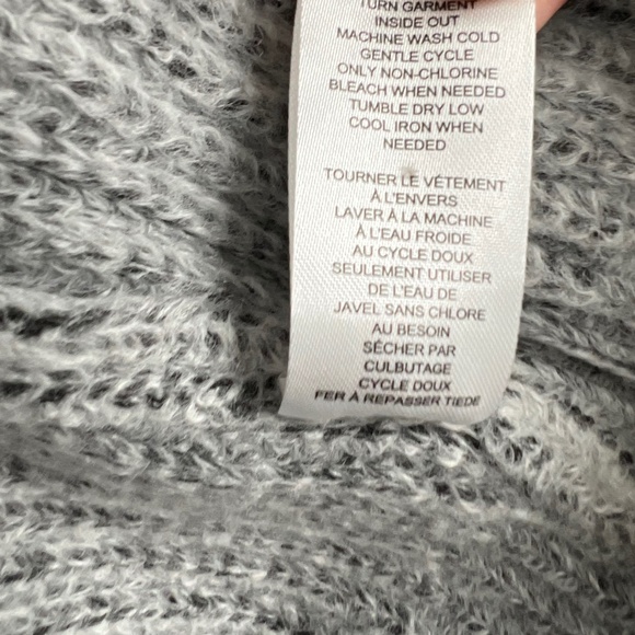 NWOT Industry Chic Gray Turtleneck Warm Sweater for Women Size M - Picture 2 of 6